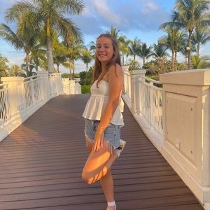 Meet your Posher, Emma